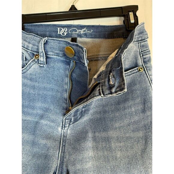 DG2 by Diane Gilman Jeans Womens Size 2 Blue Medium Wash Straight Mid Rise - Picture 9 of 9